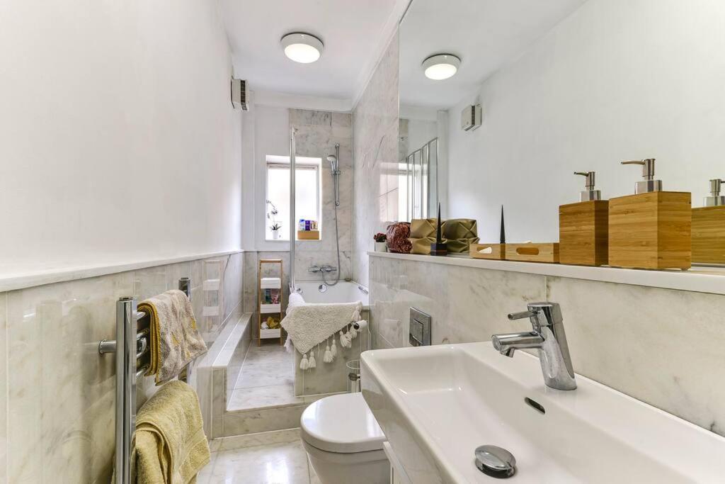 Modern One Bedroom In Fitzrovia, Central לונדון מראה חיצוני תמונה